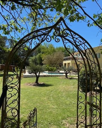 L'Eveil En Provence Entrecasteaux Exterior foto