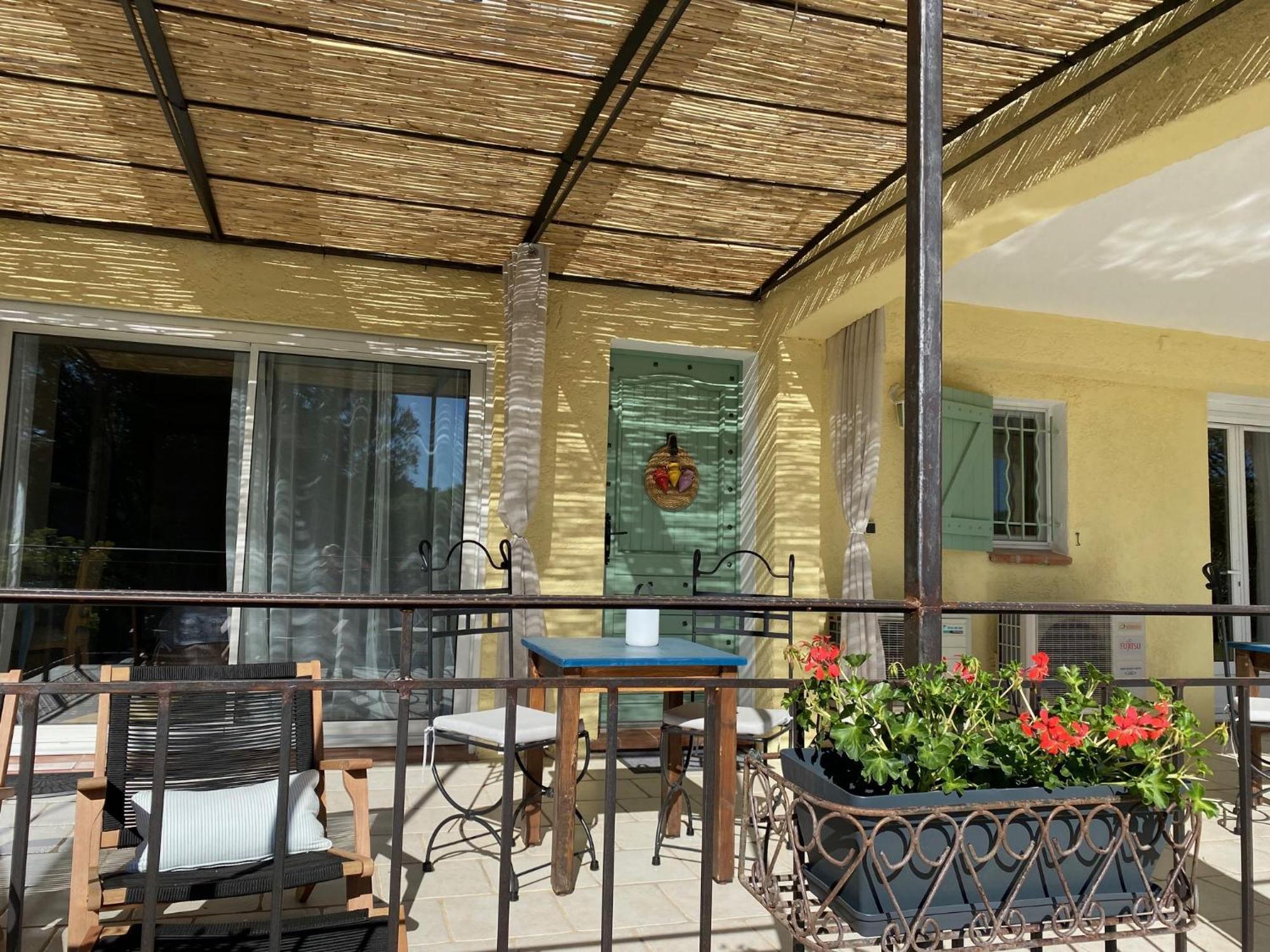 L'Eveil En Provence Entrecasteaux Quarto foto